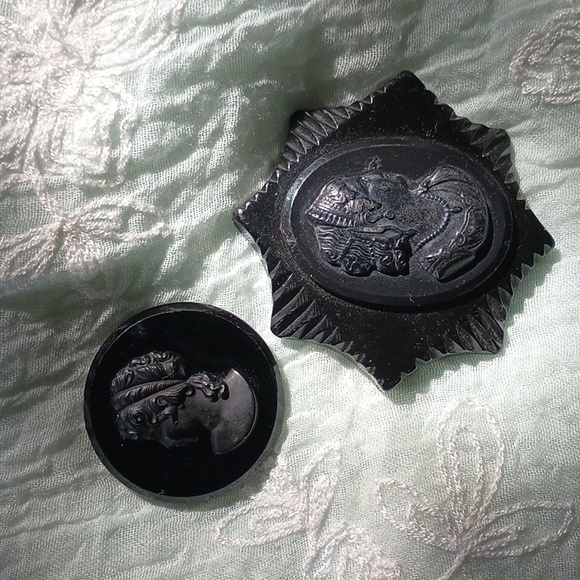 Antique Bakelite  Button - Picture 7 of 7